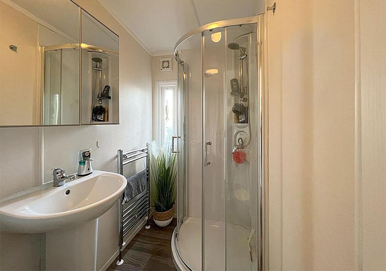 Chalet Am See Lathum Екстериор снимка